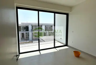 CORNER UNIT | BRAND NEW | ON PARK | VACANT