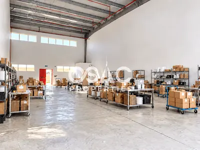 SPACIOUS WAREHOUSE | PRIME LOCATION | HIGH CEILING