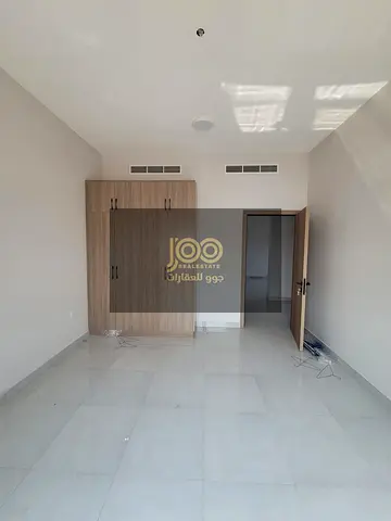 مناسبة للعائلات الباحثة عن الراحة والمساحة العملية في موقع سكني يلبي احتياجات الحياة اليومية