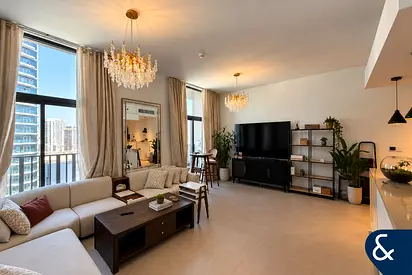 Ellington | Spacious 2 Bed | Balcony