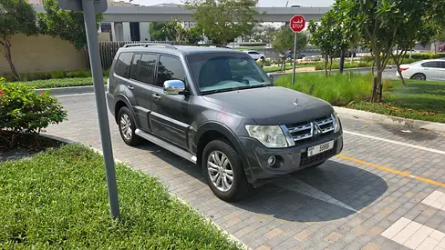 2012 Mitsubishi Pajero GLS GCC Specs