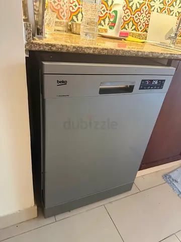 Beko freestanding dishwasher in good condition