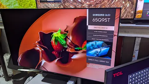 Samsung smart tv QLED 65 inches