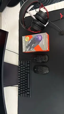 Aerox 3 & 5 steel series mouse wired. Razer huntsman mini wired. Hyperx cloud 3 wired.