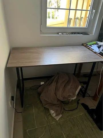 FREE – Office Desk – Pickup Only