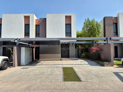 🏡 فيلا شبه متصلة للبيع في سراب 2، الجادة، الشارقة | 3 غرف نوم | حديقة منسقة | 3,550,000 درهم