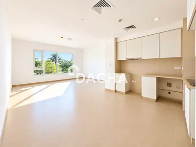 Spacious Layout | Single Row | Vacant Now