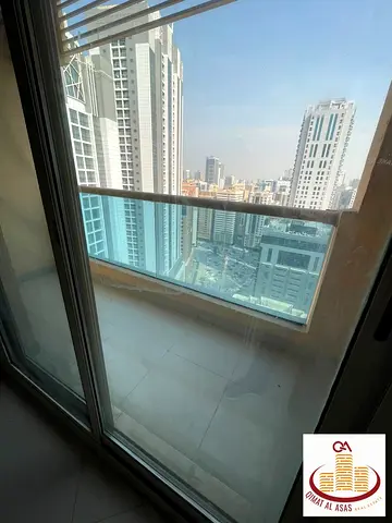 ثلاث غرف وصالة للايجارالسنوي+ موقف سياره بمنطقه التعاون