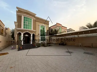 للإيجار السنوي   فيلا مكونه من  خمس غرف  و مجلس و صاله و خزاين في الحائط و حوش واسع و مظله للسيارات مساحه 5000 الف مساحات واسعه و موقع مميز قريب شارع