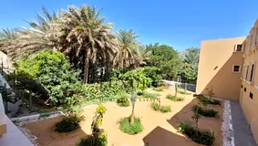 Beautiful With Farm View Close To Town & Schools