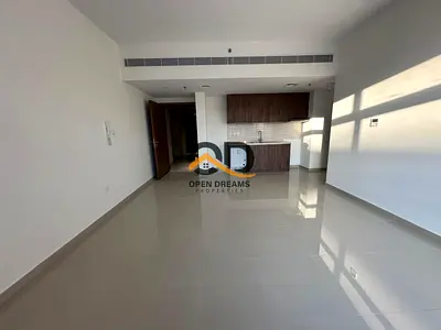 LUXURY 1BHK FALAT RANT ONLY 50K WITH BULCONEY GYM POOL AND PARKING 4 CHAQ PAYMENT PARIM LOCATION UPTOWN AL ZAHIA AREA
