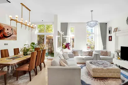 Upgraded 3 Bed Townhouse | Extended Dining | Larger Kitchen | Landscaped Garden
