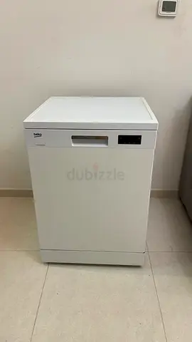 URGENT SELl/ Beko freestanding dishwasher - good working condition