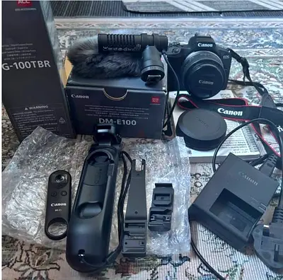 Camera canon R50