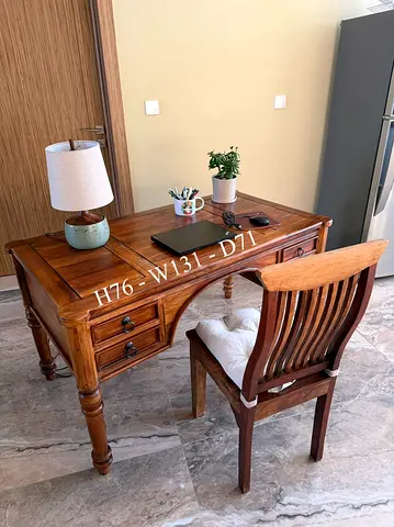 Marina Solid Hardwood Desk & Chair Set - 4
Drawers (Excellent Condition)