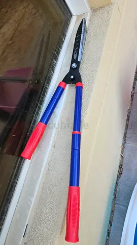 Long-handled Hedge Shears / Grass Trimmer - Good Condition