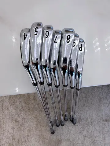 Set of 4-P, irons (4,5,6,7,8,9,P) - used golf irons. Titliest AP 2