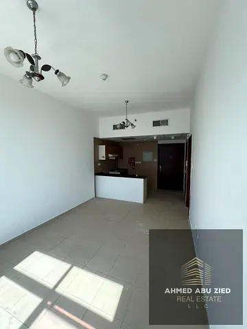 Great 1-bedroom in City Tower, Nuaimiya 3, Ajman. High floor, open view, balcony, private parking. AED 29,000 yearly, 4 payments, cheque deposit.