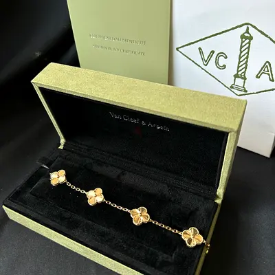18k Gold Alhambra bracelet