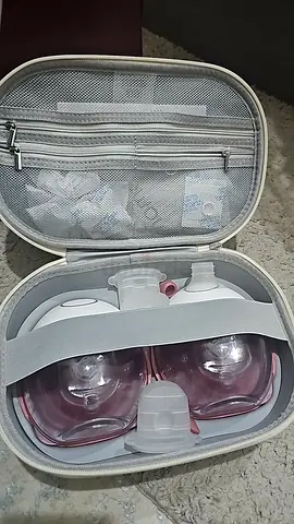 Breast pump hand free