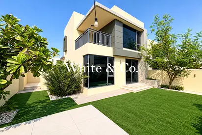 Large 4br | Corner Plot Maple 1 | Vacant