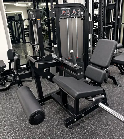 Hammer String Commercial Leg Extension and Seated Leg Curl Machine - Good Condition