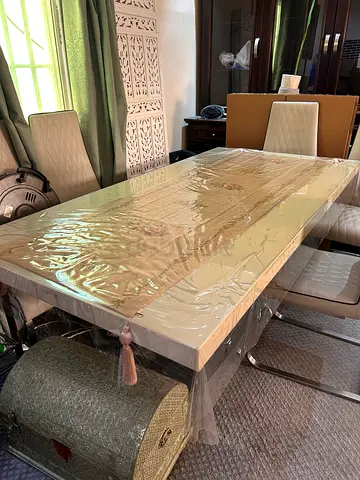 Dining table for sale