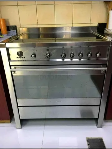 Smeg 90cm Freestanding Electric Cooker range 90x60cm