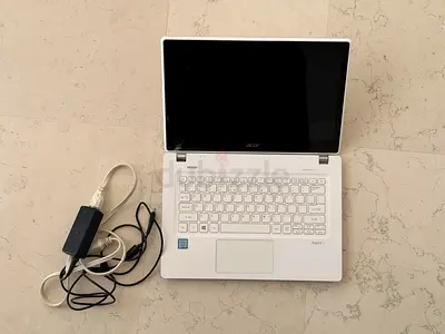 Acer Aspire V3-371 - White Laptop with Charger - Screen Damaged With Weak Battery