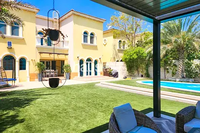 Central Location | 3 Bed Villa | Available Mid Dec