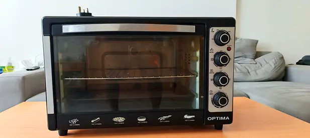 Optima countertop electric oven / toaster in good working condition