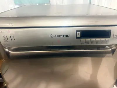 Ariston freestanding stainless steel dishwasher, good working condition