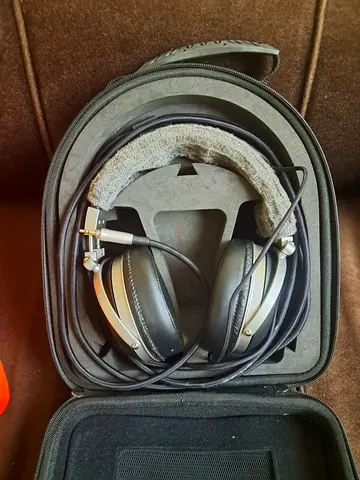 Denon D2000