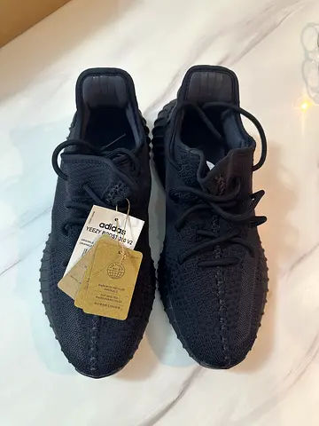 Yeezy Boost 350 V2 (brand new) sneakers