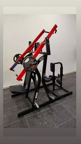 HAMMER STRENGTH
ISO-LATERAL CHEST / BACK
