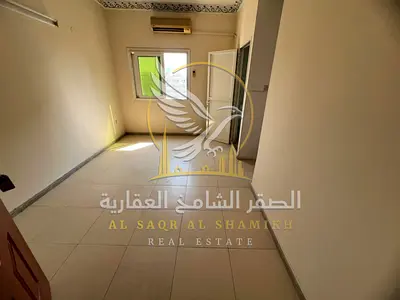 استديو عائلي للإيجار السنوي في النباعة بالشارقة مساحة واسعة وموقف ترابي مجاني