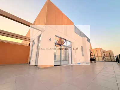 بنتهاوس فاخر من غرفتي نوم | تصميم واسع ومساحات استثنائية