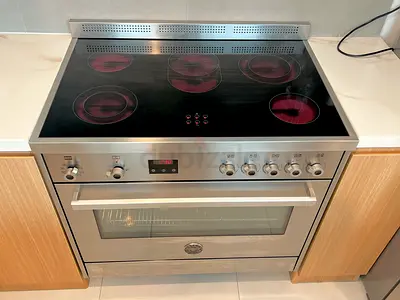 Bertazoni 5 burner electric ceramic cooking range size 90cm