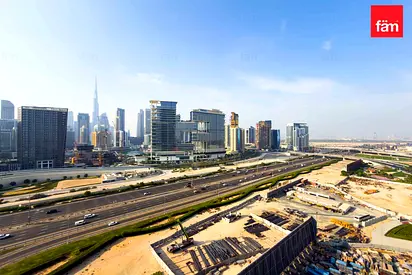 Burj Khalifa View | Vacant | Mid Floor