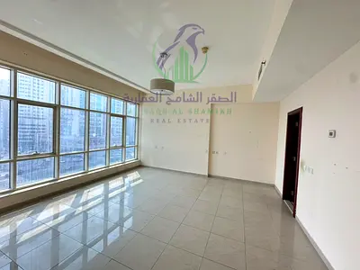 شقة 3 غرف وصالة للإيجار في التعاون، الشارقة، تكييف على المالك، جيم مجاني، مع خيارات دفع مرنة على 4 أو 6 دفعات سنوية.