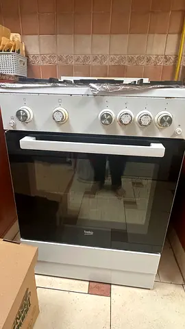 Beko freestanding gas oven and hob - used, working