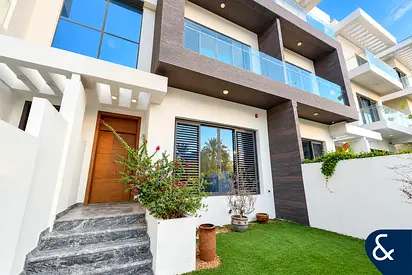 Vacant On Transfer | Park Facing | Roof Terrace