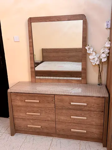 Wooden 6-Drawer Dresser with Large Mirror - Light Oak finish