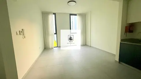 Specious luxury apartment for rent