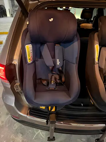 Joie infant car seat (360 degree) in good condition