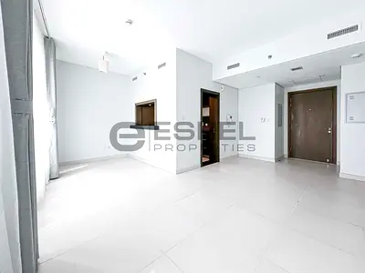 Large Layout | Middle Floor | City Views