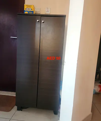 Shoe cabinet