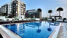 Well Maintained | Modern Appeal | Ready to Move In
