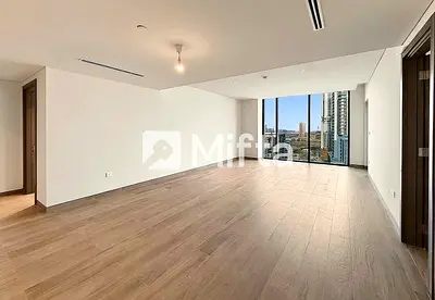 Hot Deal | 3 BR | Luxury Waterfront Living