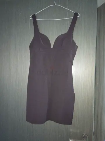 Black sleeveless bodycon dress - size medium